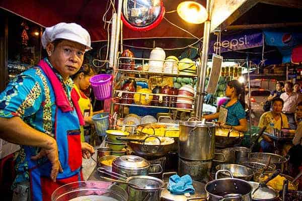 Streetfood tour in Bangkok at night
