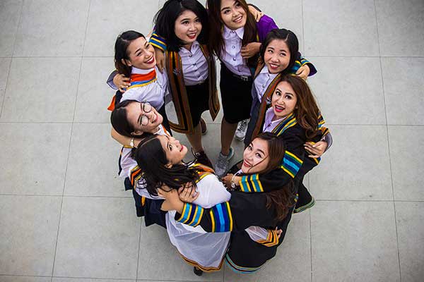 Thai students on tour in Bangkok