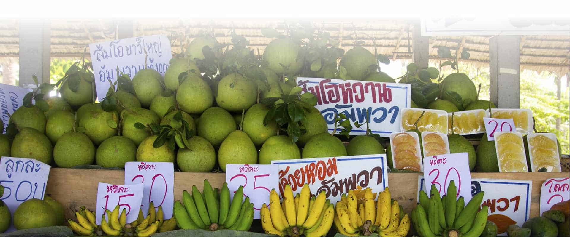 Pomelo's for sale on a Bangkok all inclusive tour